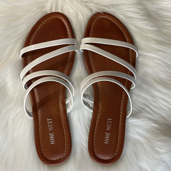 Nine West Strappy Slide flat Sandals 9 1/2 - Picture 9 of 10